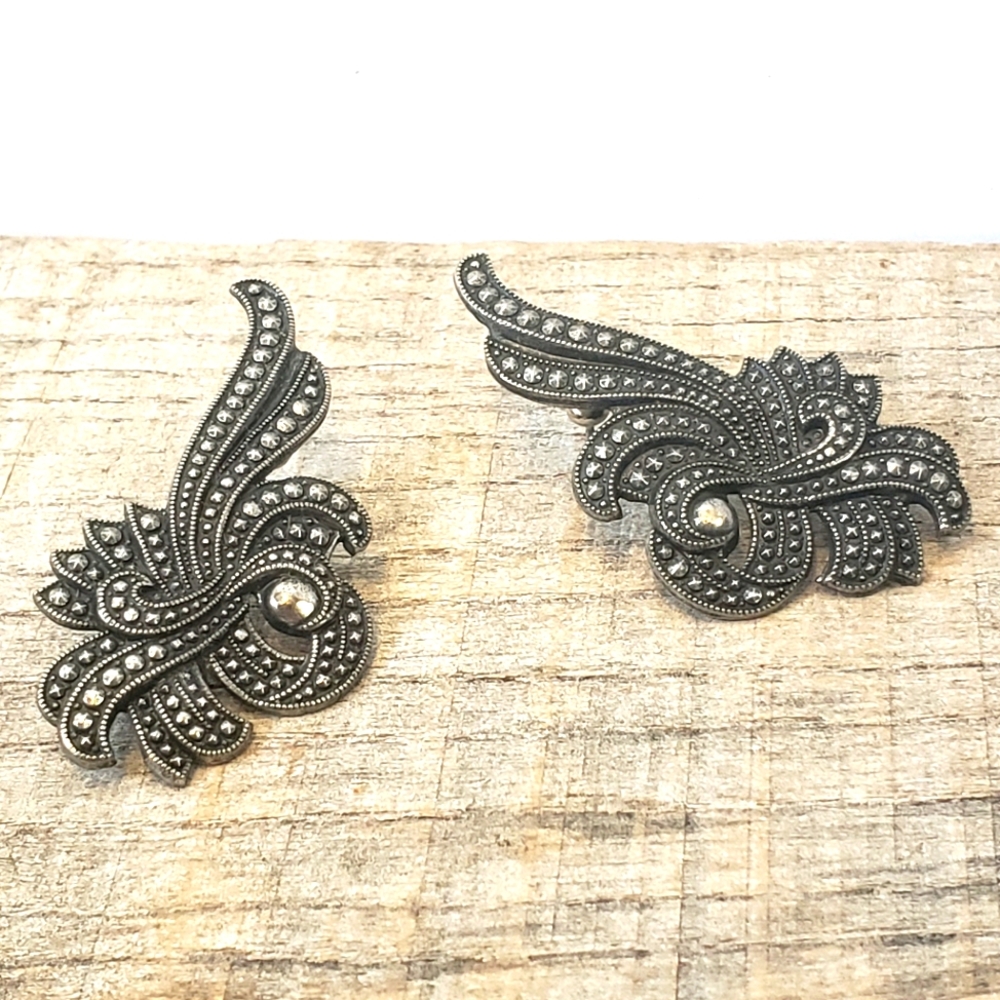 ART DECO Gunmetal Swirl Embossed Pierced Earrings